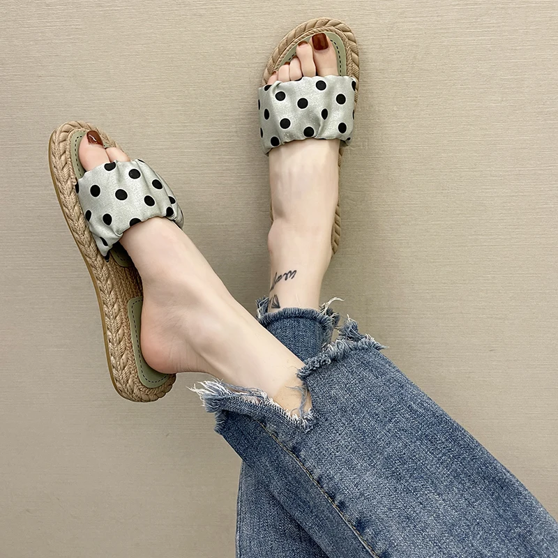 Shoes Womens Slippers Outdoor Pantofle Luxury Slides Shale Female Beach Low 2021 Summer Designer Sabot Flat Rubber Rome PU
Shoes Womens Slippers Outdoor Pantofle Luxury Slides Shale Female Beach Low 2021 Summer Designer Sabot Flat Rubber Rome PU