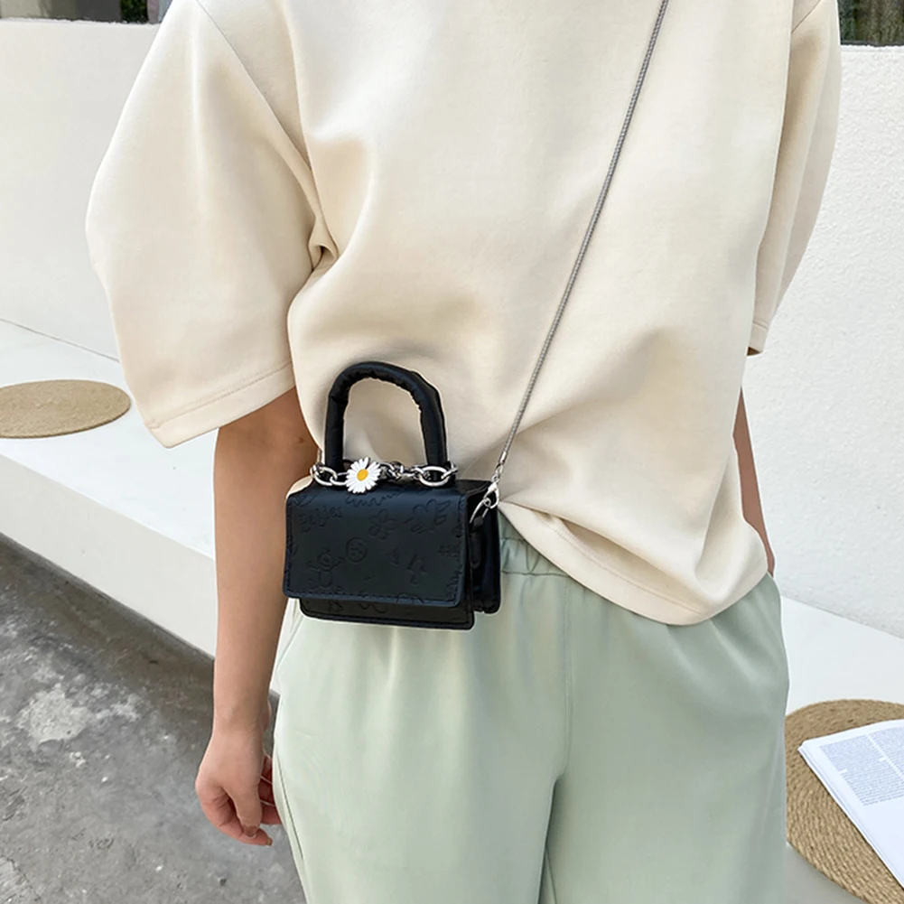 Vintage Women Cartoon Embossing Messenger Bag PU Leather Solid Color Mini Purse Daisy Flower Chain Single Shoulder Pouch
Vintage Women Cartoon Embossing Messenger Bag PU Leather Solid Color Mini Purse Daisy Flower Chain Single Shoulder Pouch