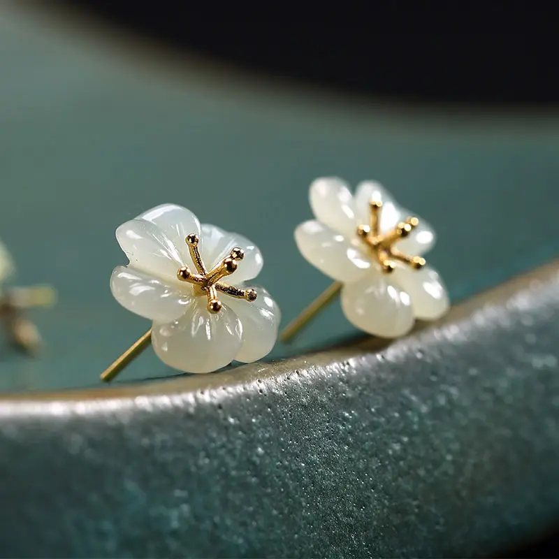 Hetian White Jade Plum Stud Earrings Women's S925 Sterling Silver Small High-End Super Fairy National Style Earrings Brand New 
Hetian White Jade Plum Stud Earrings Women's S925 Sterling Silver Small High-End Super Fairy National Style Earrings Brand New