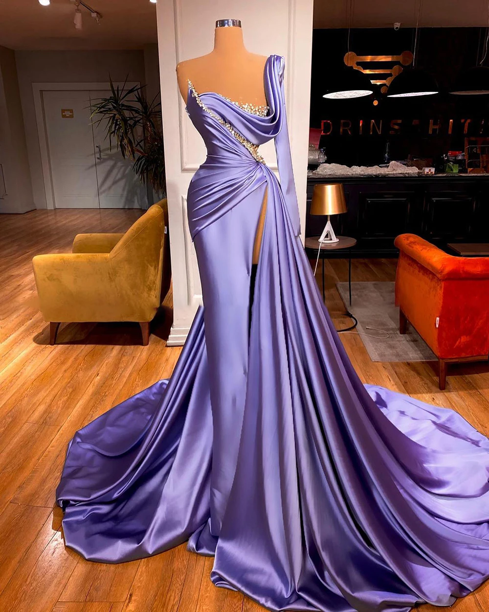 

Женское вечернее платье с юбкой годе, Фиолетовое Атласное плиссированное платье с одним открытым плечом и бисером, платье с высоким разрезо...