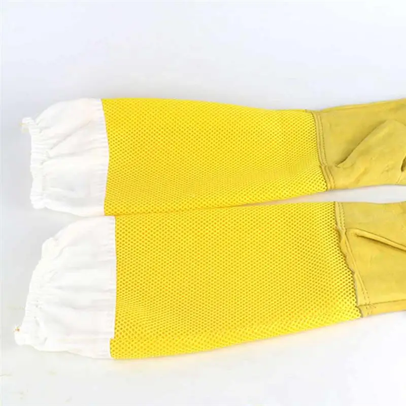 Beekeeping Gloves with Long Sleeves Ventilated Professional Sheepskin and Canvas Beekeeping Gloves Protective Apiculture Tool
Beekeeping Gloves with Long Sleeves Ventilated Professional Sheepskin and Canvas Beekeeping Gloves Protective Apiculture Tool
