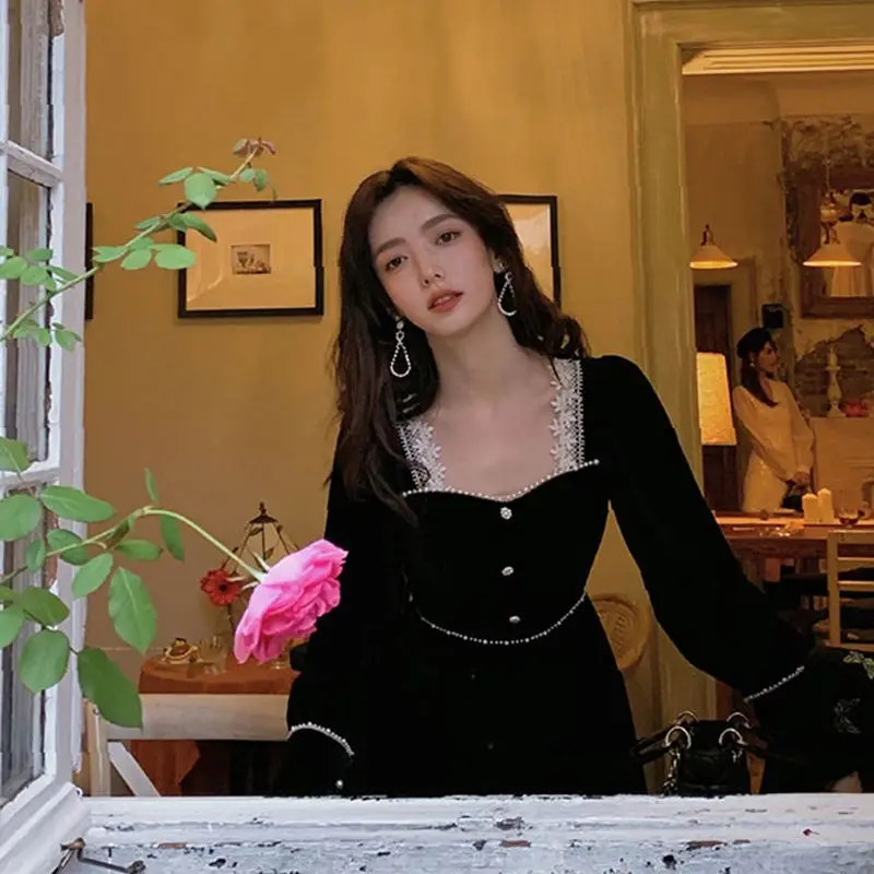 2021 with coat and dress for women in autumn and winter
2021 with coat and dress for women in autumn and winter