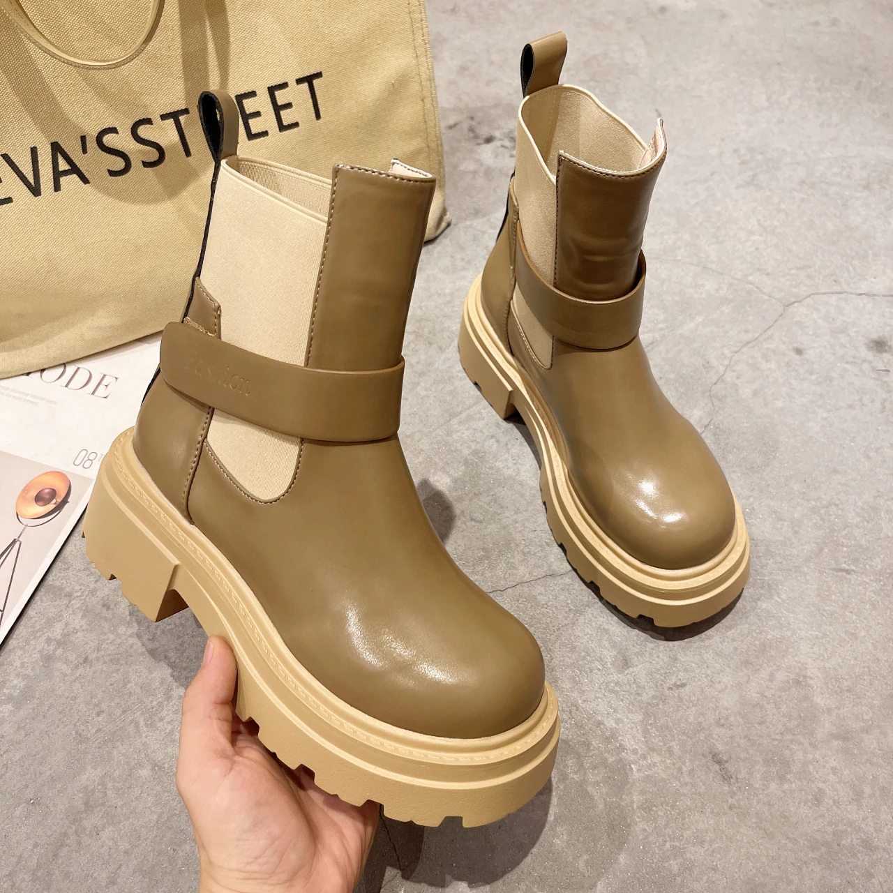 Brand Design Genuine Leather Ankle Shoes Women Think Heel Short Boots Round Toe High Heel Ladies Boots 2021 Autumn Botas Mujer
Brand Design Genuine Leather Ankle Shoes Women Think Heel Short Boots Round Toe High Heel Ladies Boots 2021 Autumn Botas Mujer