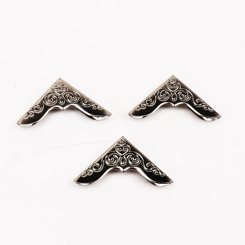 40pcs practical metal bronze Book Scrapbooking Album Menu Folder Corner Protectors Corner For Photo Album DIY
40pcs practical metal bronze Book Scrapbooking Album Menu Folder Corner Protectors Corner For Photo Album DIY