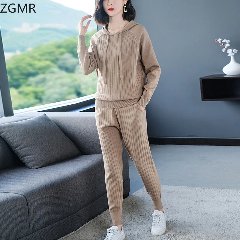 Женский вязаный костюм-свитер, осень 2021, вязаный свитер с капюшоном и поясом на резинке, брюки-султанки для женщин из двух предметов
Женский вязаный костюм-свитер, осень 2021, вязаный свитер с капюшоном и поясом на резинке, брюки-султанки для женщин из двух предметов