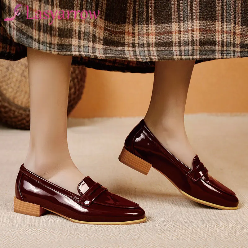 Lasyarrow Chic Patent Shiny PU Leather Round Toe Womens Dress Derby Shoes Burgundy Black Woman Loafers Flats Big Size 47 48
Lasyarrow Chic Patent Shiny PU Leather Round Toe Womens Dress Derby Shoes Burgundy Black Woman Loafers Flats Big Size 47 48