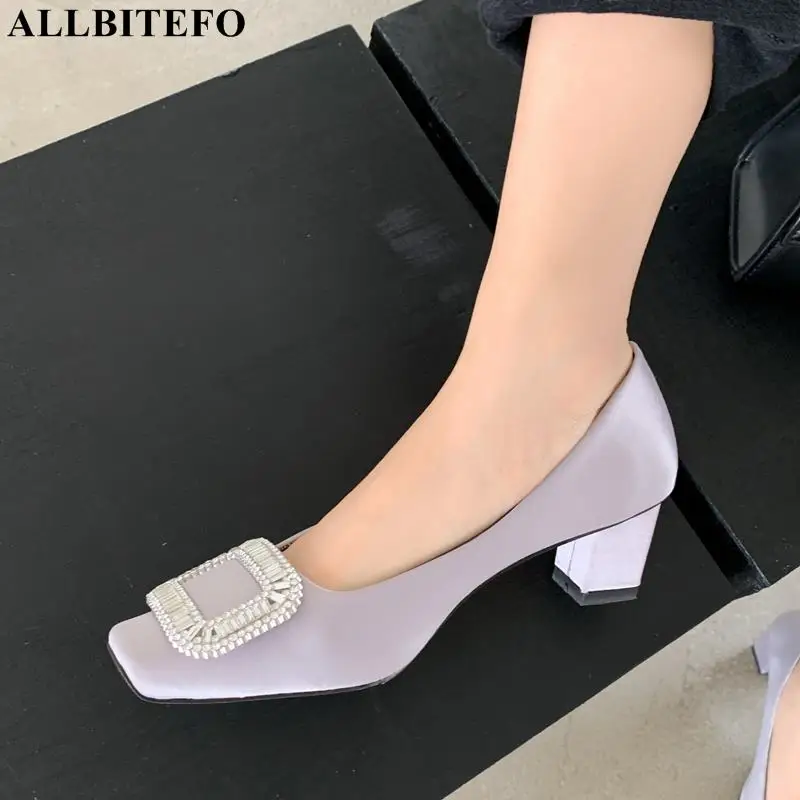 Туфли женские ALLBITEFO из коровьей кожи, со стразами, на высоком каблуке, весенние
Туфли женские ALLBITEFO из коровьей кожи, со стразами, на высоком каблуке, весенние
