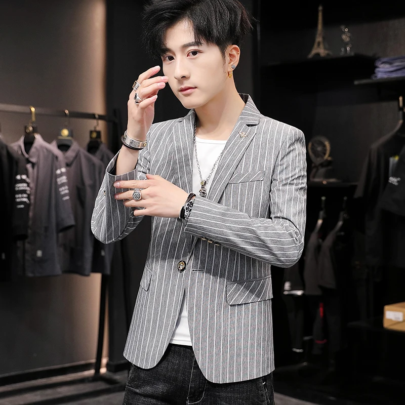 2021 new men's suit spring and autumn Korean version of the trend striped Konishi fit handsome fashion brand single west jacket
2021 new men's suit spring and autumn Korean version of the trend striped Konishi fit handsome fashion brand single west jacket