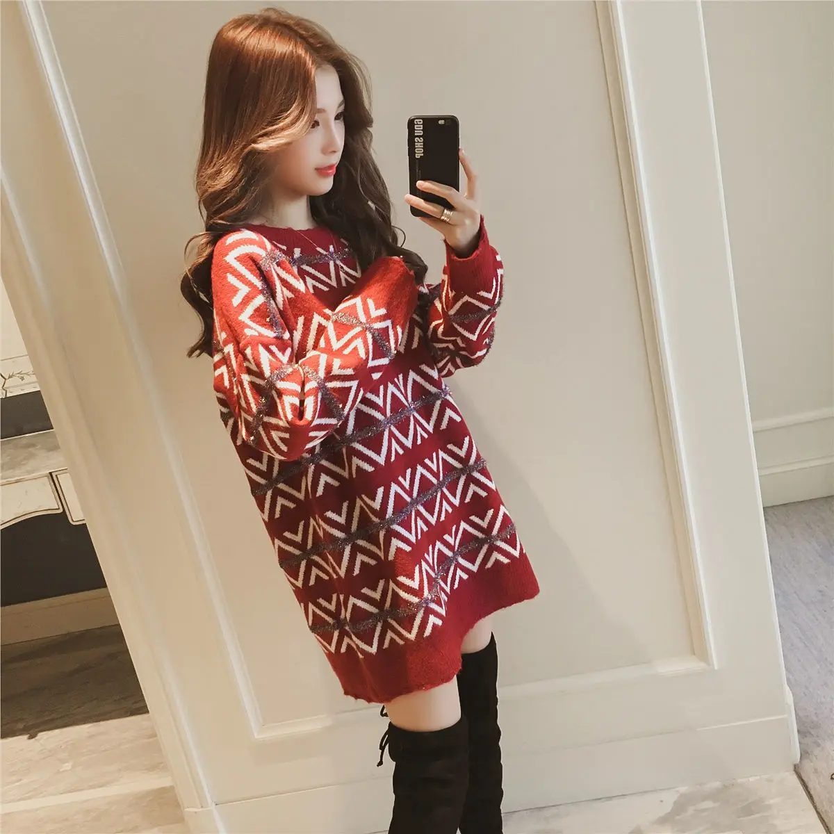 2020 autumn and winter new Korean medium long shiny red pullover sweater skirt women loose thick long sleeve knitted skirt 
2020 autumn and winter new Korean medium long shiny red pullover sweater skirt women loose thick long sleeve knitted skirt