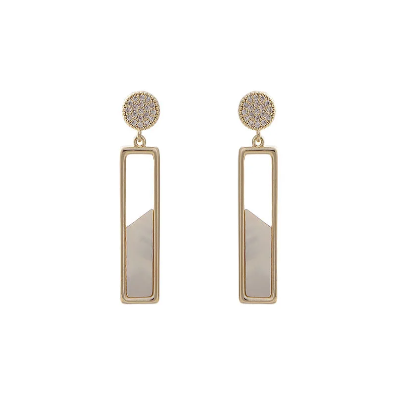 2021 new fashion personality temperament earrings small fresh pendant small fragrance ethos quality earrings
2021 new fashion personality temperament earrings small fresh pendant small fragrance ethos quality earrings