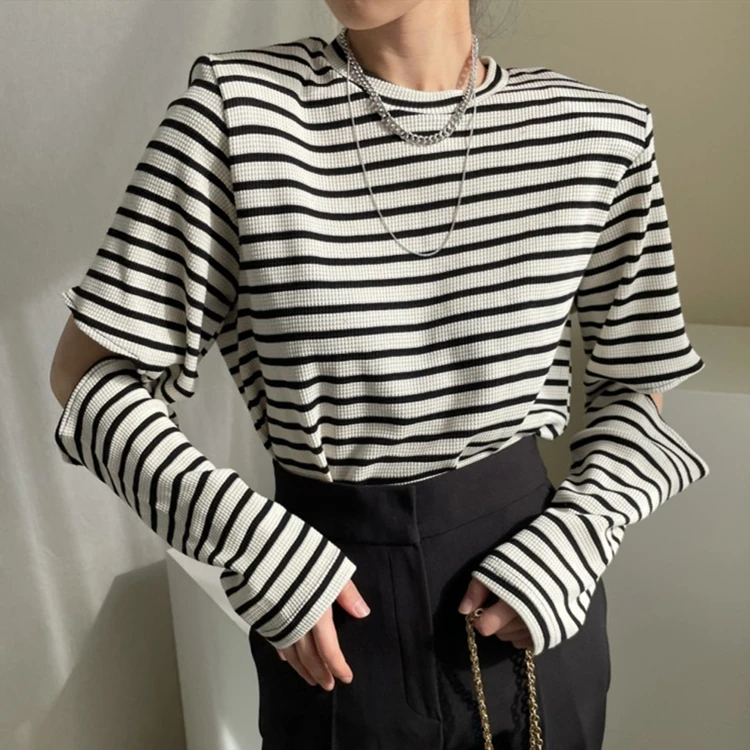 Daily Woman New Spring Long Sleeve T-Shirt Striped Cutout Vintage Fashionable Minimalist Korean Style Wild Lady Tops All Match
Daily Woman New Spring Long Sleeve T-Shirt Striped Cutout Vintage Fashionable Minimalist Korean Style Wild Lady Tops All Match