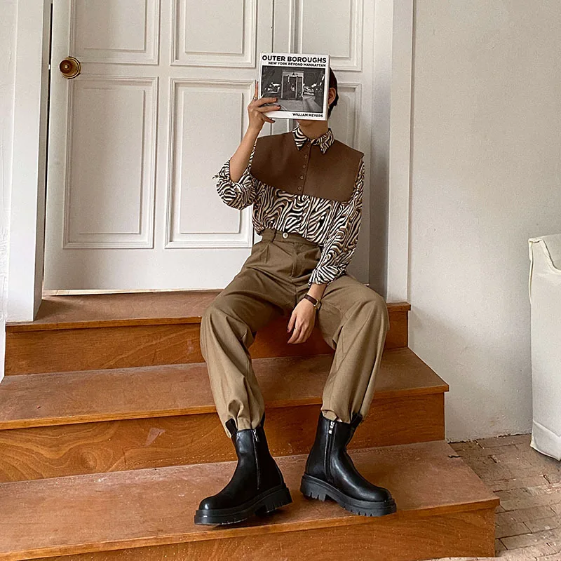 Autumn winter 2020 new Korean retro Zebra Print Shirt women's irregular long sleeve shirt foreign style Cape top fashion
Autumn winter 2020 new Korean retro Zebra Print Shirt women's irregular long sleeve shirt foreign style Cape top fashion