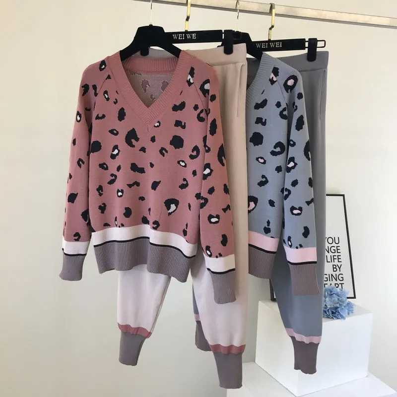 New Leopard Print Knitted Suit Women Casual V-Neck Long Sleeve Sweater Tops+Ankle Length Harem Pant 2 Piece Set Street Tracksuit
New Leopard Print Knitted Suit Women Casual V-Neck Long Sleeve Sweater Tops+Ankle Length Harem Pant 2 Piece Set Street Tracksuit