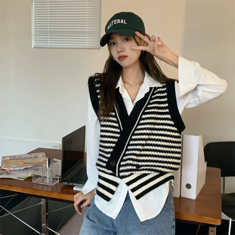 Sweater Vest Women Contrast Striped Knitted Vest Women's Spring and Autumn 2021 New Korean Loose Vest Jacket
Sweater Vest Women Contrast Striped Knitted Vest Women's Spring and Autumn 2021 New Korean Loose Vest Jacket