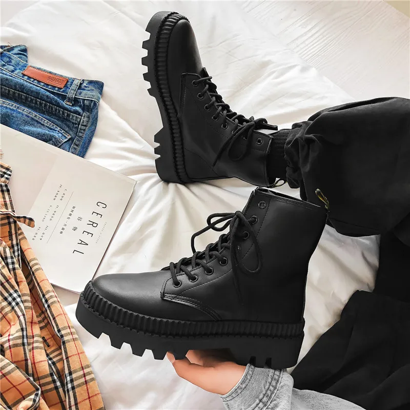 Winter New Black Thick Base Cloth Mid-Top Boots Men Fall British Trend Boots Hight-Top Korean Casual Men's Shoes Boots
Winter New Black Thick Base Cloth Mid-Top Boots Men Fall British Trend Boots Hight-Top Korean Casual Men's Shoes Boots