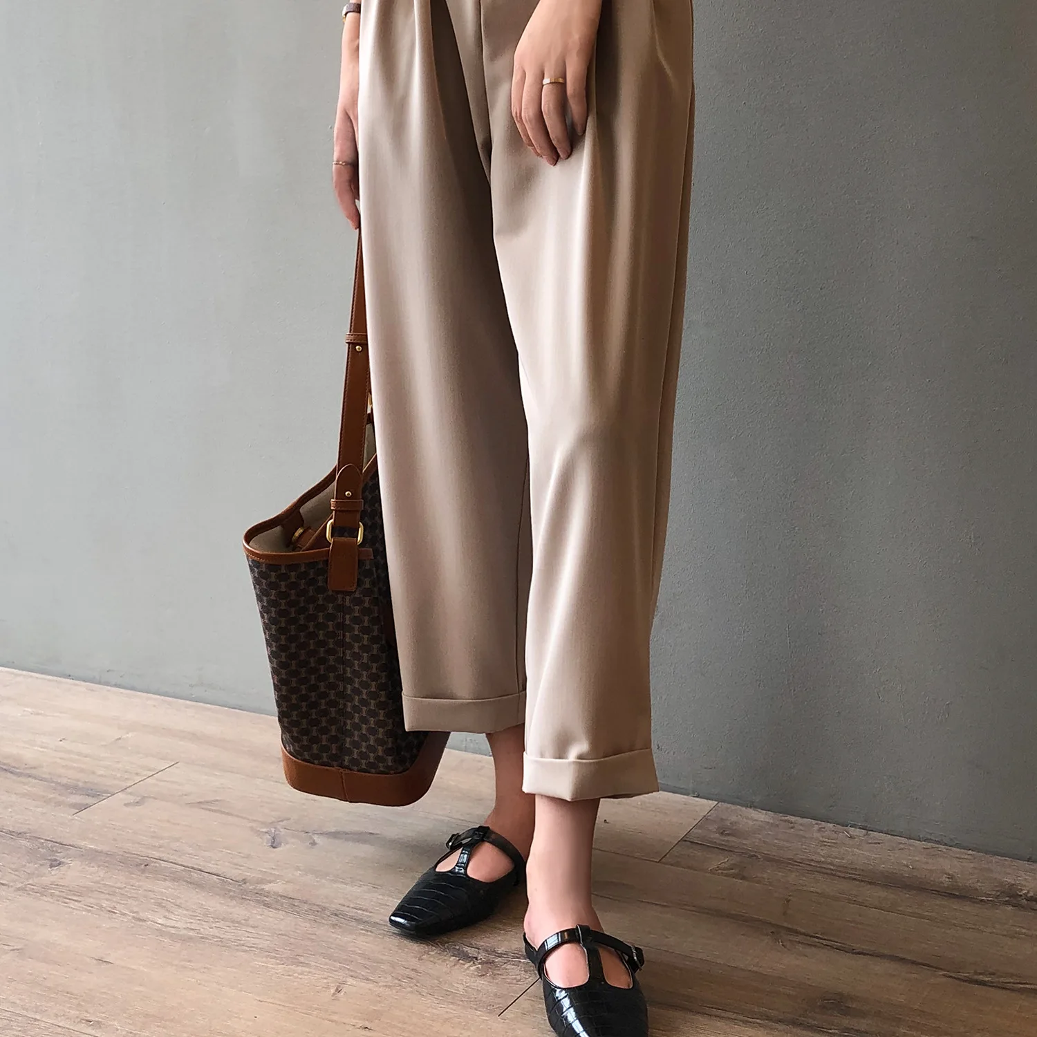 Casual Suit Pants Women's 2021 Autumn New Korean Fashion Thin High Waist Slimming Pants Loose Straight-Leg Ankle-Length Pants
Casual Suit Pants Women's 2021 Autumn New Korean Fashion Thin High Waist Slimming Pants Loose Straight-Leg Ankle-Length Pants
