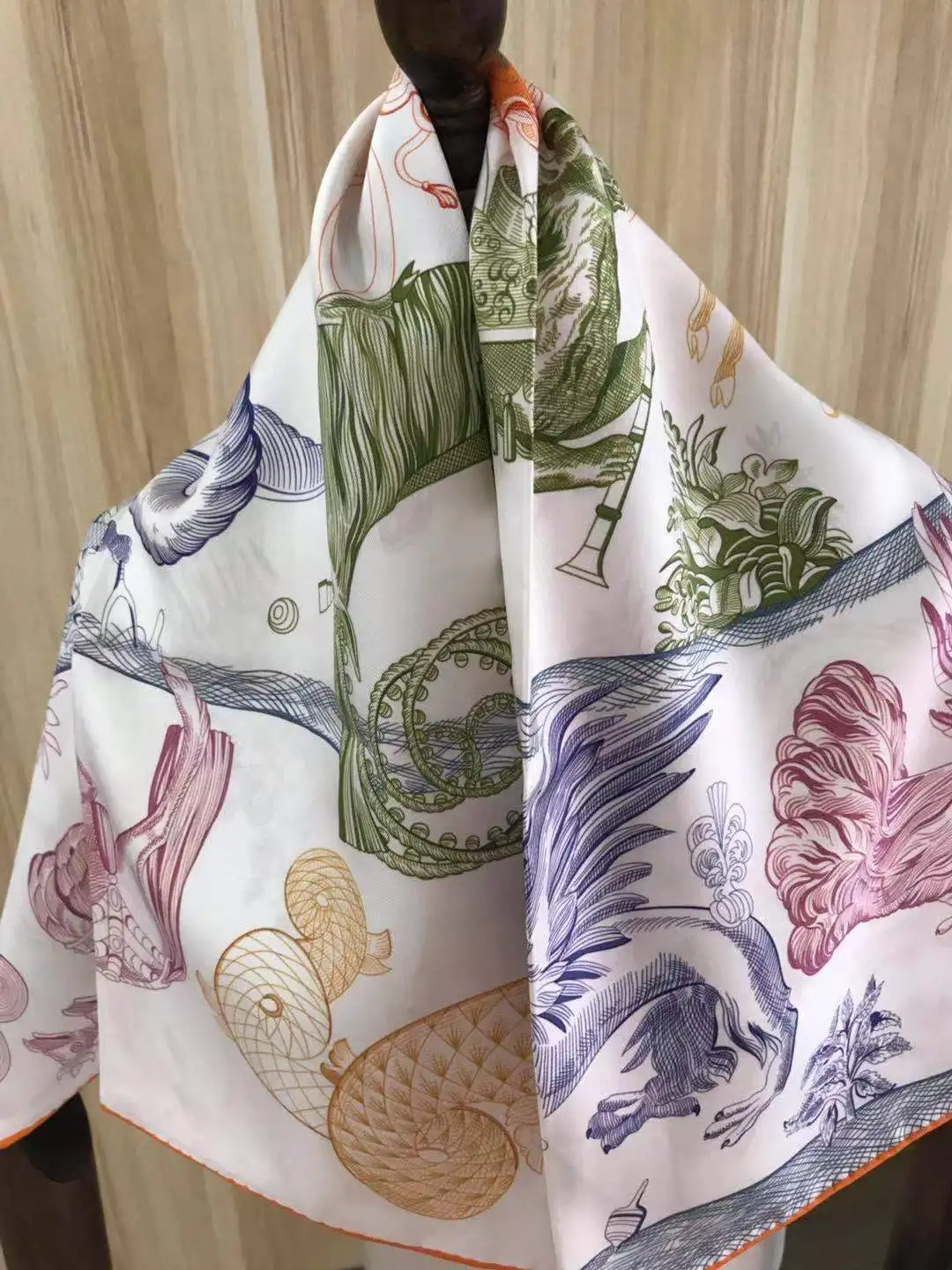 2021 new arrival fashion elegant brand double side design 100% silk scarf 90*90 cm square shawl twill wrap for women lady girl
2021 new arrival fashion elegant brand double side design 100% silk scarf 90*90 cm square shawl twill wrap for women lady girl