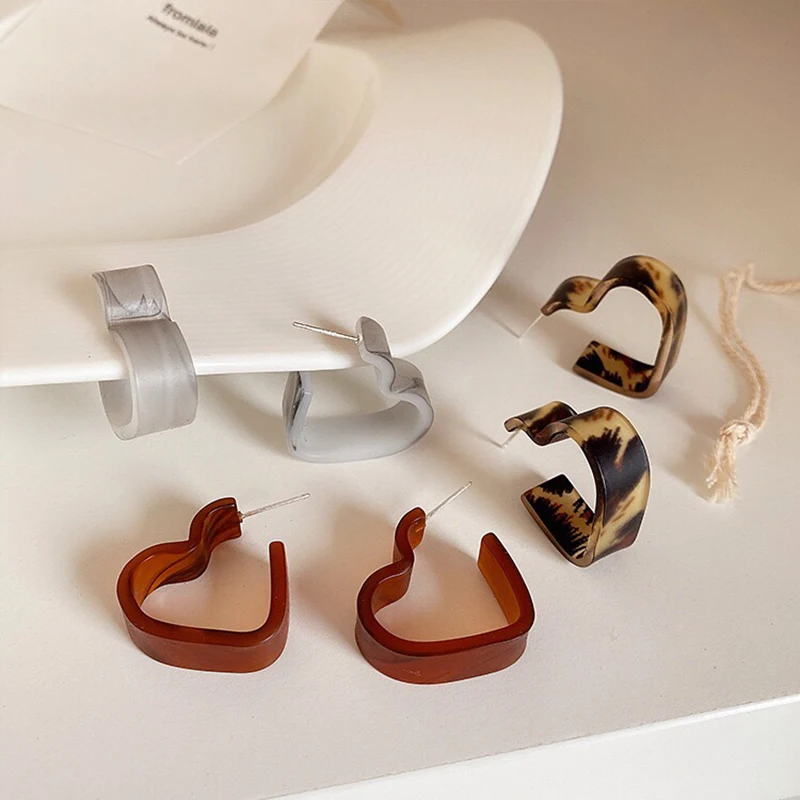 French Style Vintage Leopard Print Acrylic Hollow Heart Hoop Earrings Geometric Acetic Acid Brincos Earrings Jewelry Party Gifts
French Style Vintage Leopard Print Acrylic Hollow Heart Hoop Earrings Geometric Acetic Acid Brincos Earrings Jewelry Party Gifts