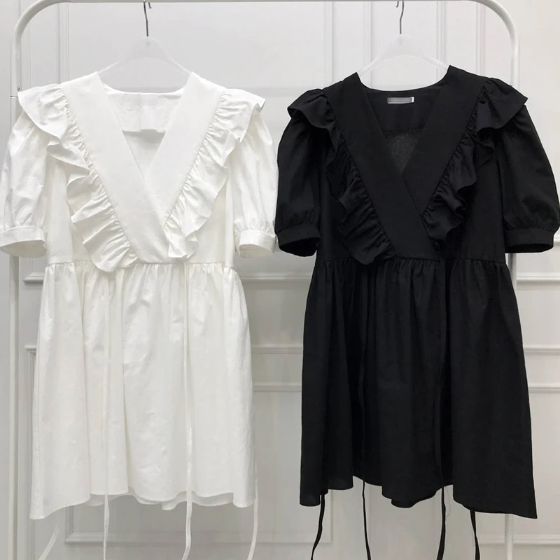 Korean Dresses Summer Vintage V-Neck Ruffles Waistband A-Line Dress Bubble Sleeves Black Fashionable Women'S Clothing Vestidos
Korean Dresses Summer Vintage V-Neck Ruffles Waistband A-Line Dress Bubble Sleeves Black Fashionable Women'S Clothing Vestidos