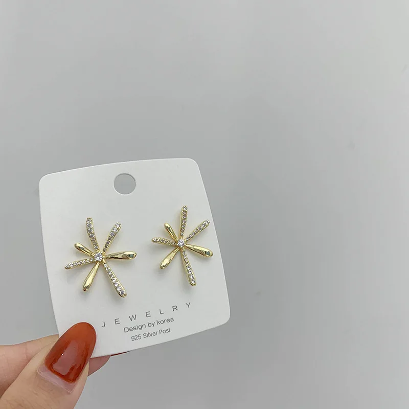 Ladies Bohemian Real Elegant Petal Pendant Earrings AAA Zirconium Earrings Micro Inlay Oxidized Daily Jewelry Pendant Gift
Ladies Bohemian Real Elegant Petal Pendant Earrings AAA Zirconium Earrings Micro Inlay Oxidized Daily Jewelry Pendant Gift