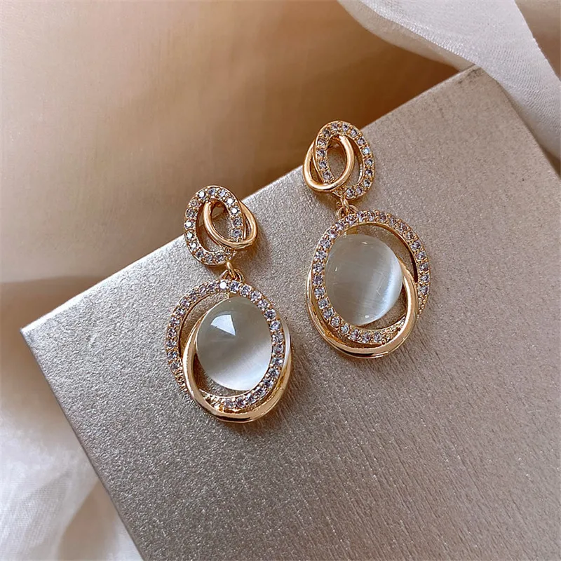 Simple earrings compact 2021 new Korean temperament earrings French retro earrings delicate elegant fashion earrings earrings
Simple earrings compact 2021 new Korean temperament earrings French retro earrings delicate elegant fashion earrings earrings