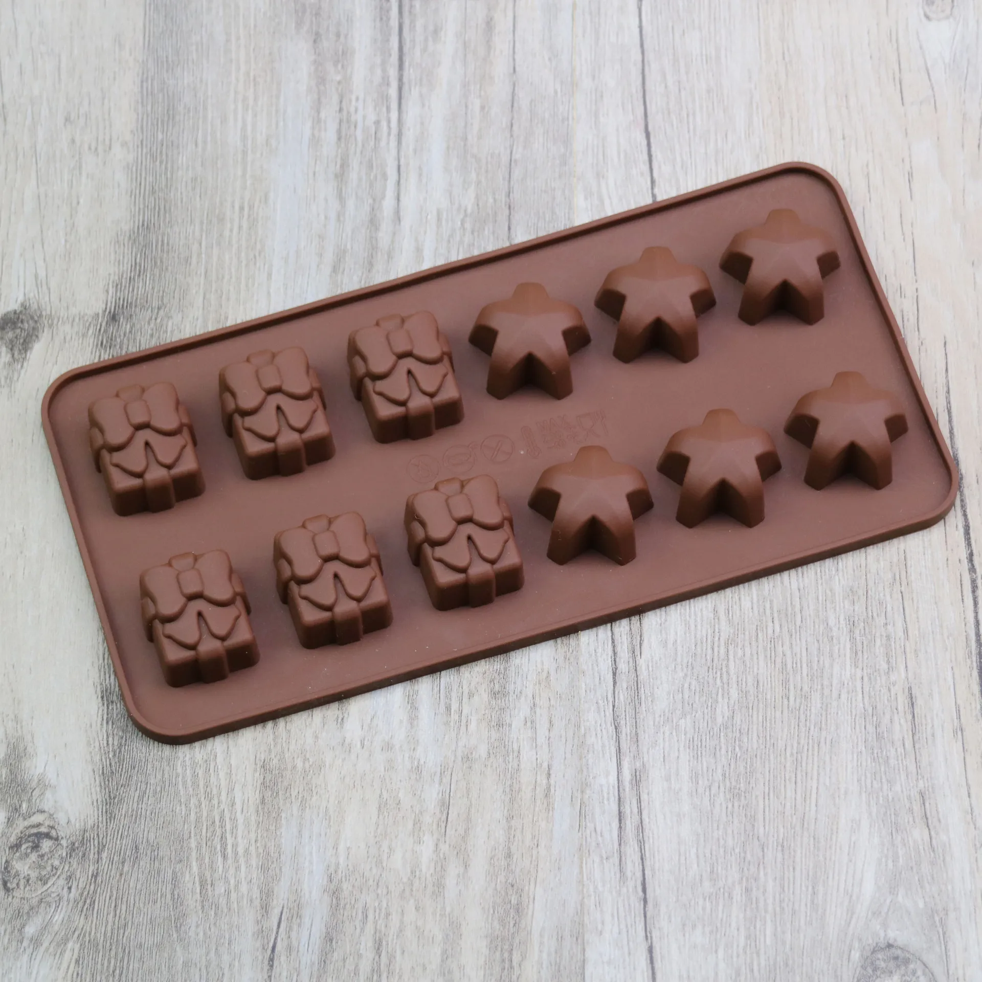 DIY Chocolate Mold Star Gift Toast Bread Mold Jelly Pudding Dessert Mold Ice Cube Mold Mousse Cake Silicone Mold Baking Tool
DIY Chocolate Mold Star Gift Toast Bread Mold Jelly Pudding Dessert Mold Ice Cube Mold Mousse Cake Silicone Mold Baking Tool