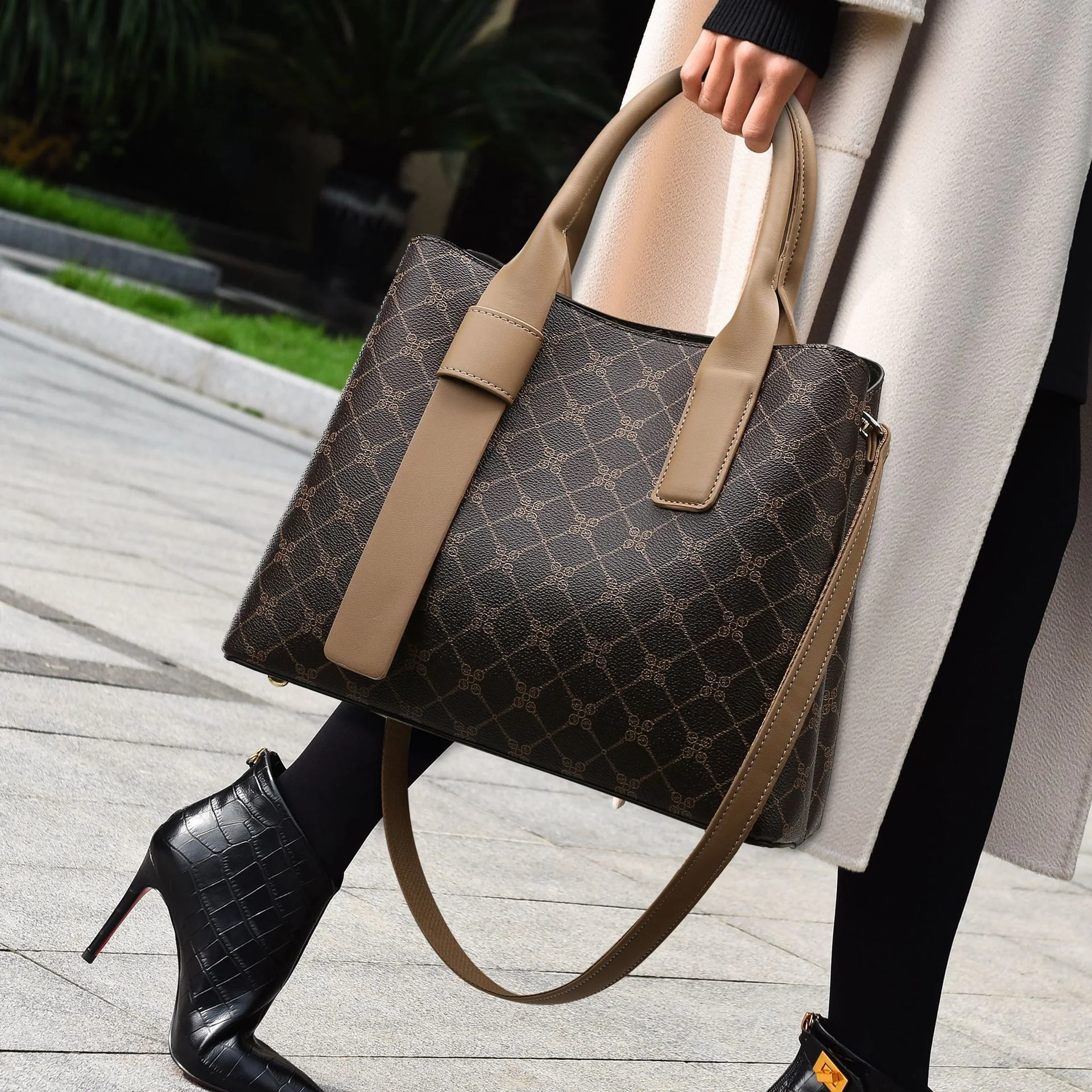 Сумка-тоут Bolsa Feminina, дизайнерские сумки для женщин, новинка 2021, роскошные сумки, женские фирменные сумки с короткими ручками, Женская Ручная ...
Сумка-тоут Bolsa Feminina, дизайнерские сумки для женщин, новинка 2021, роскошные сумки, женские фирменные сумки с короткими ручками, Женская Ручная ...