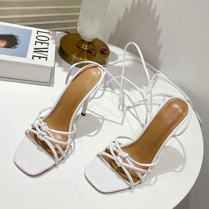2021 Summer Women Cross-Tied Sandals Narrow Band Lace Up Rome Pumps Shoes Female Lady Sexy Thin High Heel Gladiator Sandals New
2021 Summer Women Cross-Tied Sandals Narrow Band Lace Up Rome Pumps Shoes Female Lady Sexy Thin High Heel Gladiator Sandals New