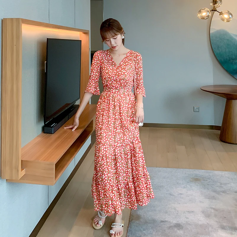COIGARSAM Chiffon Women Long dress New Summer Floral Print High Waist V-Neck Dresses Red 9088
COIGARSAM Chiffon Women Long dress New Summer Floral Print High Waist V-Neck Dresses Red 9088