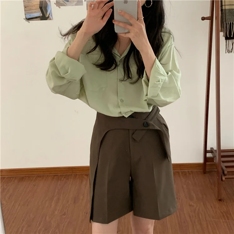Loose Irregular Buckle Suit Shorts Women Plus Size Solid Casual Wide Leg High Waist Shorts Pants Chic Fashion Elegant
Loose Irregular Buckle Suit Shorts Women Plus Size Solid Casual Wide Leg High Waist Shorts Pants Chic Fashion Elegant