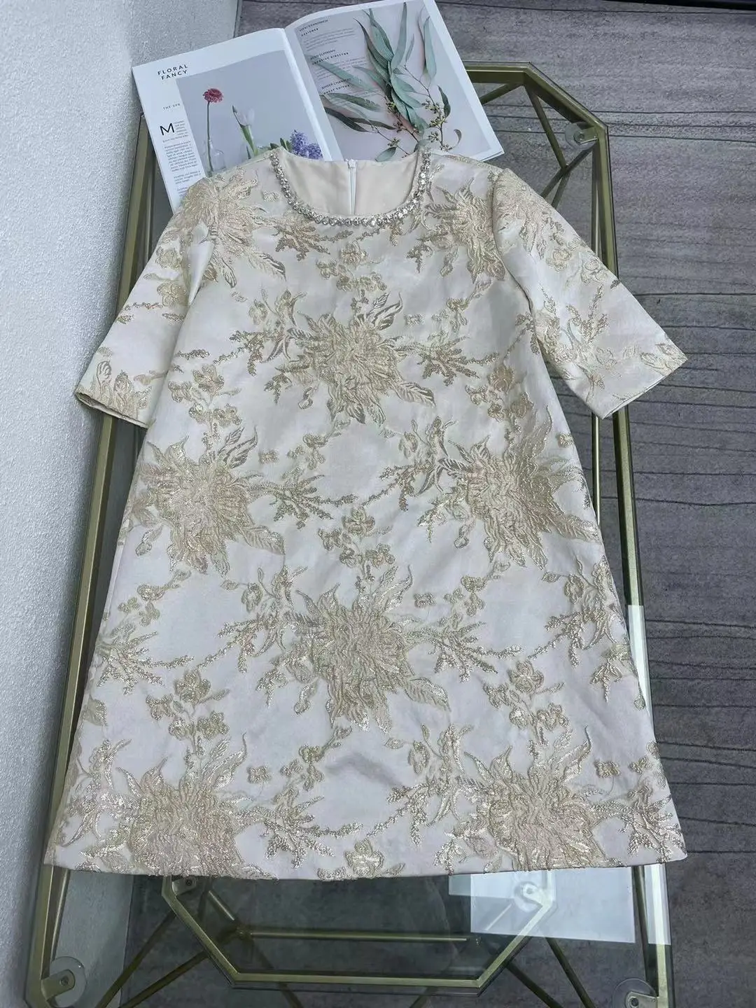 2021 New Fashion Women Autumn Runway Mini Dress Female Half Sleeve Vintage Floral Embroidery Daimonds Hot Dress
2021 New Fashion Women Autumn Runway Mini Dress Female Half Sleeve Vintage Floral Embroidery Daimonds Hot Dress