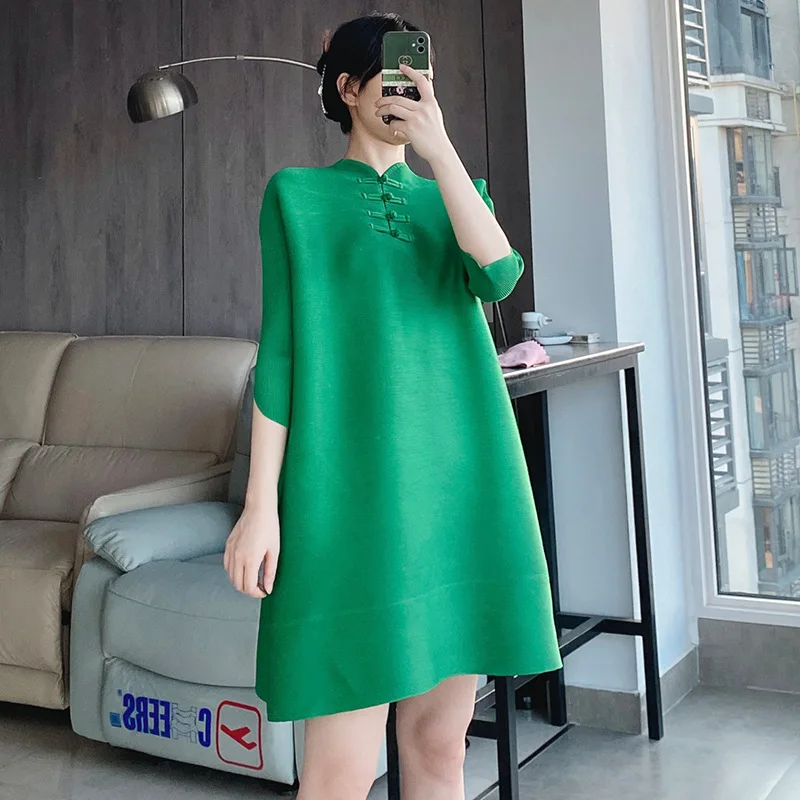 Miyake folds retro dress, hand-buttoned, elegant and classical new style, folds loose, belly-covering cheongsam skirt
Miyake folds retro dress, hand-buttoned, elegant and classical new style, folds loose, belly-covering cheongsam skirt