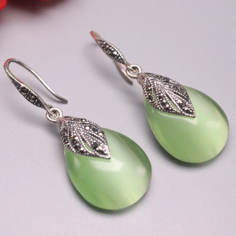 New Arrival S925 Sterling Silver Earrings Women Luck Green Cat Eyes Stone Teardrop Dangle Earrings 42x17mm
New Arrival S925 Sterling Silver Earrings Women Luck Green Cat Eyes Stone Teardrop Dangle Earrings 42x17mm