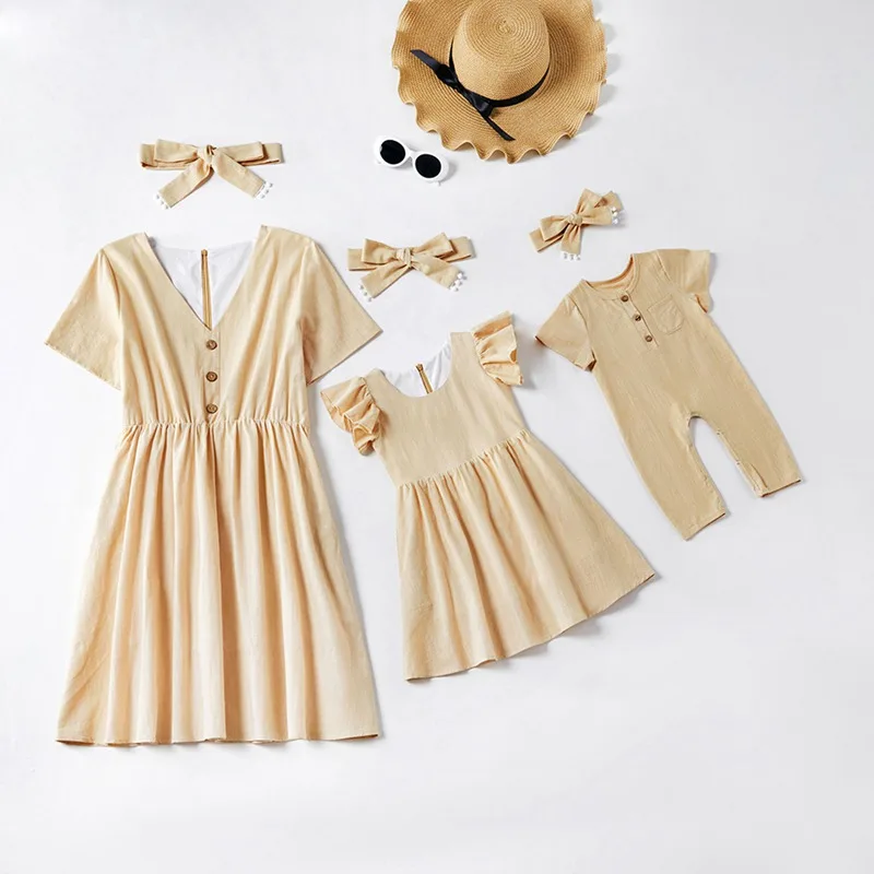 Модные платья для мамы и дочки, платье для мамы и дочки, комбинезон для маленьких девочек, лето 2020, одежда для мамы и дочки, Семейный комплект
Модные платья для мамы и дочки, платье для мамы и дочки, комбинезон для маленьких девочек, лето 2020, одежда для мамы и дочки, Семейный комплект