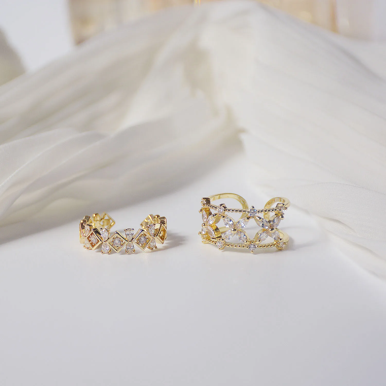 Ins Hot Sale 14K Real Gold Flower Hollow Rhombus Simple Temperament Open Design Cz Ring for Women Date Jewelry
Ins Hot Sale 14K Real Gold Flower Hollow Rhombus Simple Temperament Open Design Cz Ring for Women Date Jewelry