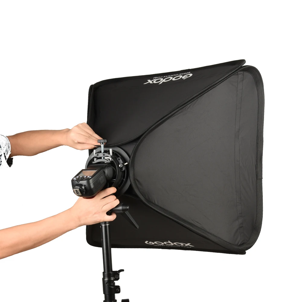 Godox 40*40cm Bowens Mount Softbox with Grid and S-Type Flash Bracket for Nikon SB-600 SB-800 SB-900 SB-910 Canon 380EX 430EX II
Godox 40*40cm Bowens Mount Softbox with Grid and S-Type Flash Bracket for Nikon SB-600 SB-800 SB-900 SB-910 Canon 380EX 430EX II