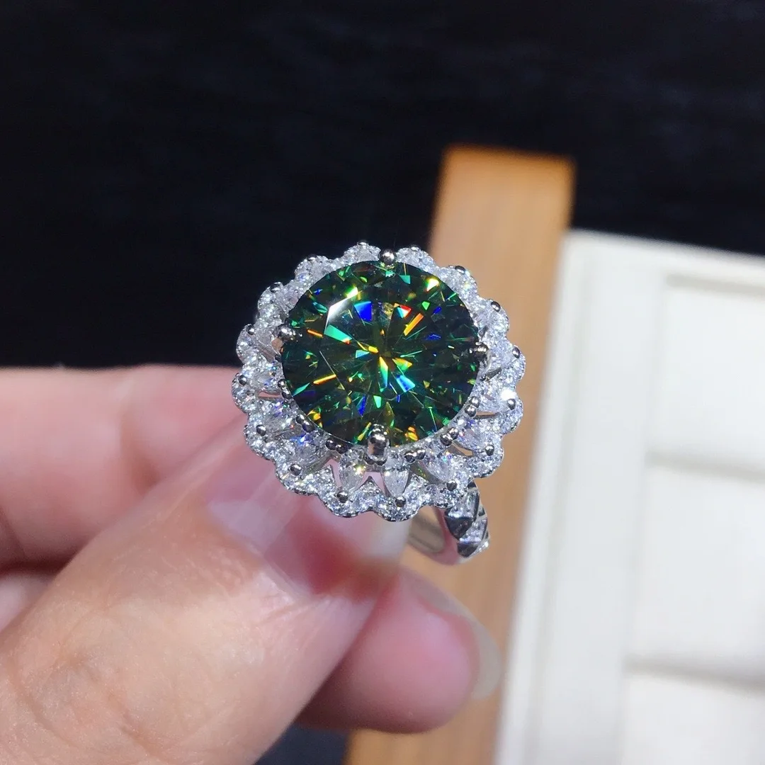 New Sparkling Green Zircon Rings Fashion Jewelry Finger Ring Ornaments Fine Accessories Wholesale Realizable Size
New Sparkling Green Zircon Rings Fashion Jewelry Finger Ring Ornaments Fine Accessories Wholesale Realizable Size