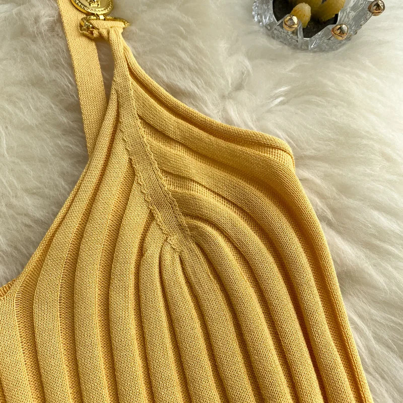 Summer New Fashion V-neck Camisole Sexy Camisole Top 2021 Feminine Off-shoulder Solid Color Sleeveless Knitted Women Camisole
Summer New Fashion V-neck Camisole Sexy Camisole Top 2021 Feminine Off-shoulder Solid Color Sleeveless Knitted Women Camisole