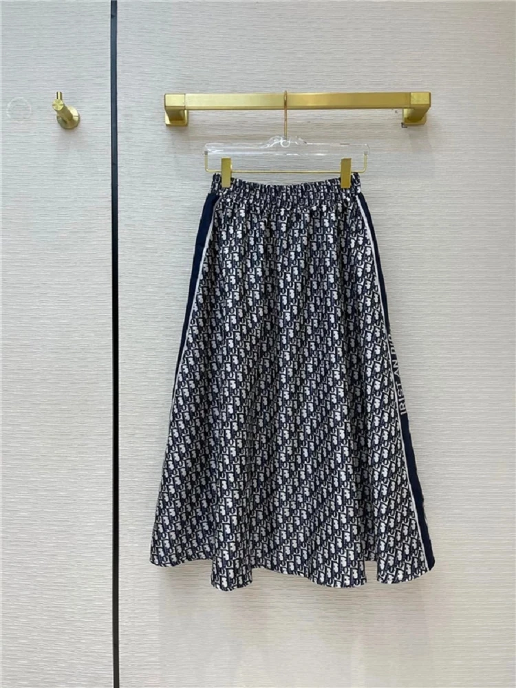 Big name summer satin 3D jacquard high waist pleated skirt 2021New women's fashion elastic waist high quality puff skirt Bing XL
Big name summer satin 3D jacquard high waist pleated skirt 2021New women's fashion elastic waist high quality puff skirt Bing XL