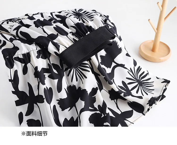 Plus Size Print Pleated Skirt 2021 Summer Women Vintage Elegant Loose Big Swing Elastic High Waist Casual Long Woman Skirts
Plus Size Print Pleated Skirt 2021 Summer Women Vintage Elegant Loose Big Swing Elastic High Waist Casual Long Woman Skirts