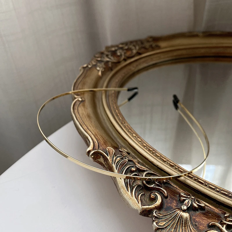 Exquisite Hairpin Hair Clasp Simple Glossy Metal Gold Hairbands for Women Girl Headdress Metal Chic Wave Hair Band Fashion
Exquisite Hairpin Hair Clasp Simple Glossy Metal Gold Hairbands for Women Girl Headdress Metal Chic Wave Hair Band Fashion
