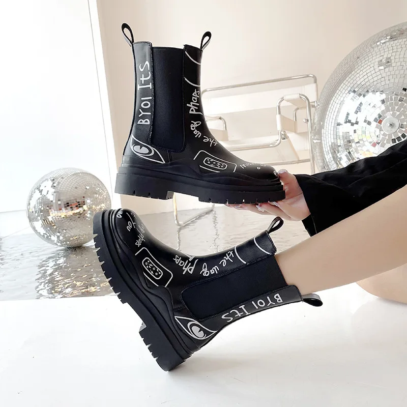 2021winter Women Thick Bottom Boots Graffiti Printing Leather Autumn For Women Platform Chelsea Boot Non-Slip Black 40
2021winter Women Thick Bottom Boots Graffiti Printing Leather Autumn For Women Platform Chelsea Boot Non-Slip Black 40