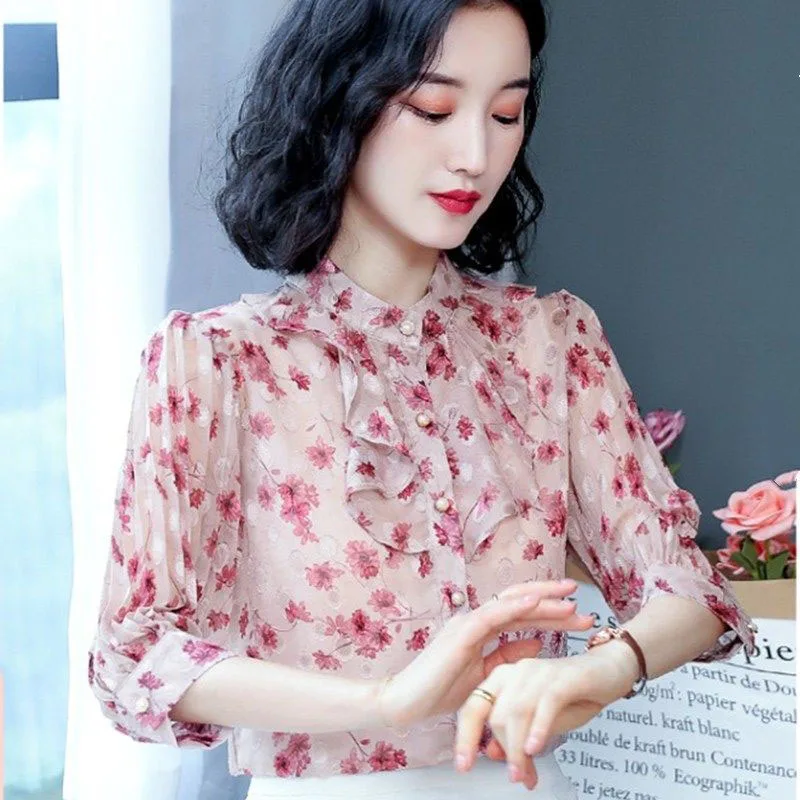 Spring Summer Style Women Chiffon Blouses Shirts Lady Casual Half Sleeve Stand Collar Ruffles Flower Printed Blusas Tops DD8959
Spring Summer Style Women Chiffon Blouses Shirts Lady Casual Half Sleeve Stand Collar Ruffles Flower Printed Blusas Tops DD8959