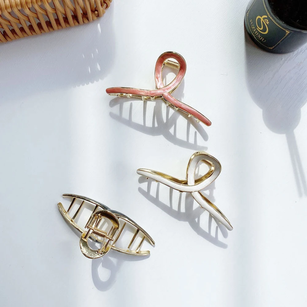 Fashion Women Hair Claws Hair Crab Clamp Hairgrip Matte Metal Hair Clip Claw Hairdressing Tool Hair Accessories For Women Party
Fashion Women Hair Claws Hair Crab Clamp Hairgrip Matte Metal Hair Clip Claw Hairdressing Tool Hair Accessories For Women Party