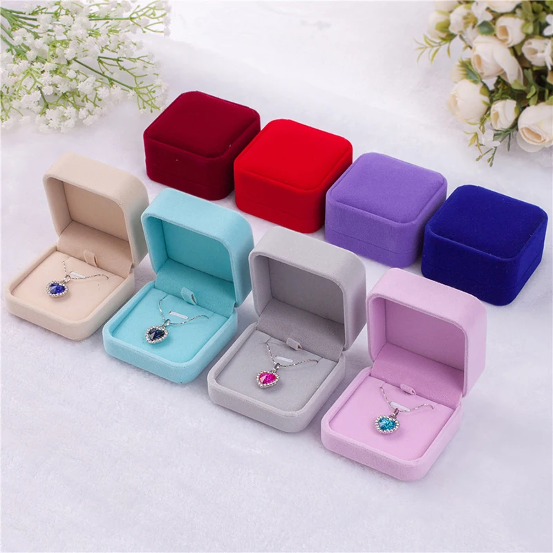 Flannel Necklace Ring Box Exquisite Jewelry Box Compact Velvet Necklace Pendant Box Jewelry Packaging Display Boxes Wine Red
Flannel Necklace Ring Box Exquisite Jewelry Box Compact Velvet Necklace Pendant Box Jewelry Packaging Display Boxes Wine Red