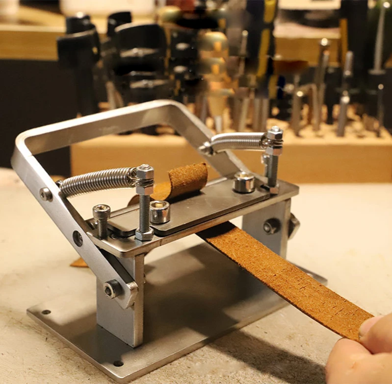 Craft Leather Thinning Machine 304 Stainless Steel Vegetable Tanned Leather Manual Cutting Peeler Tools Leather Slicer
Craft Leather Thinning Machine 304 Stainless Steel Vegetable Tanned Leather Manual Cutting Peeler Tools Leather Slicer