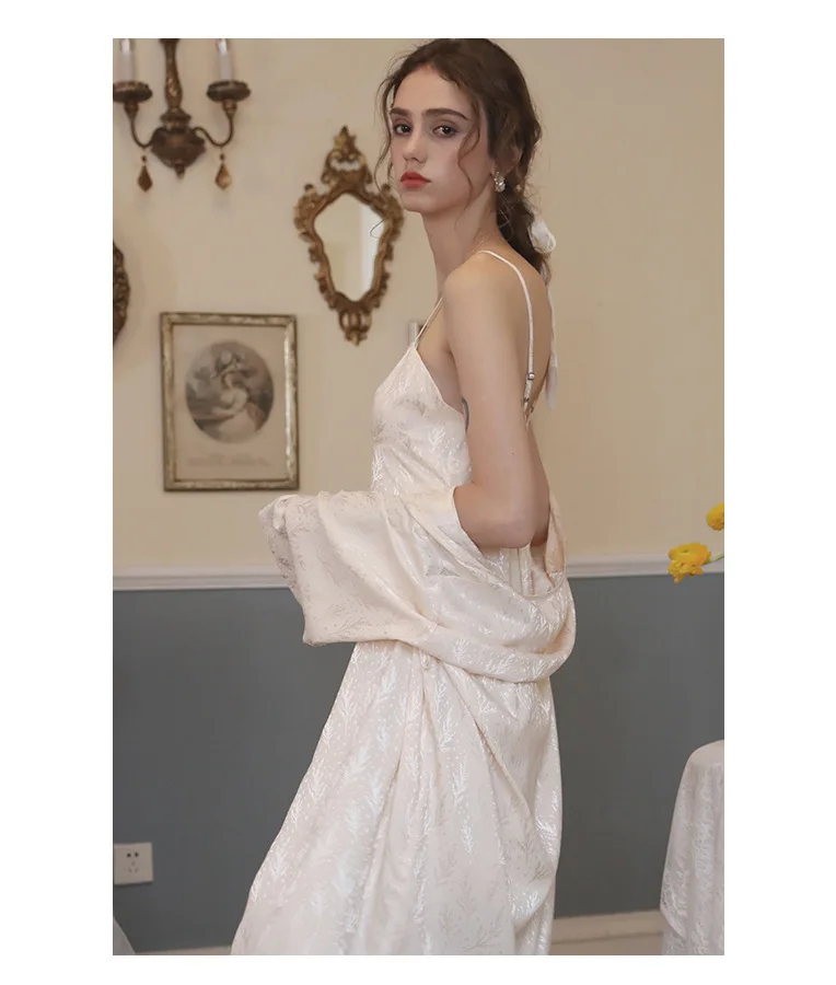 Sexy Sling Nightdress for Women 2021 Spring Thin Satin Jacquard Nightgown Loose Silk Long Sleeve Solid Nightdress Two Piece Set
Sexy Sling Nightdress for Women 2021 Spring Thin Satin Jacquard Nightgown Loose Silk Long Sleeve Solid Nightdress Two Piece Set