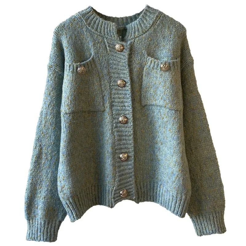 Женский вязаный кардиган с V-образным вырезом
Женский вязаный кардиган с V-образным вырезом