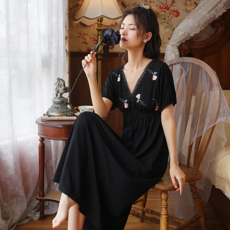 Summer Mesh Patchwork Short-Sleeved Nightdress Women's Sexy Elegant V-neck Court Style Pyjama Dress Slimming Black Sleepwear 
Summer Mesh Patchwork Short-Sleeved Nightdress Women's Sexy Elegant V-neck Court Style Pyjama Dress Slimming Black Sleepwear