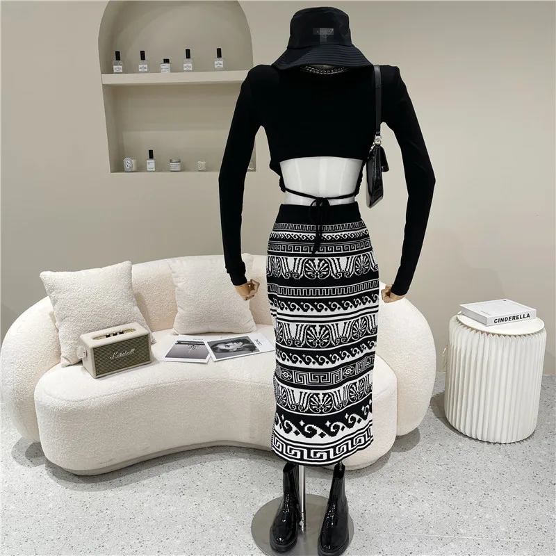 Women's Spring Summer 2021 Niche Design Fashion Tie Rope Slim Long Sleeve T-shirt + Knitted Skirt Two Piece Set
Women's Spring Summer 2021 Niche Design Fashion Tie Rope Slim Long Sleeve T-shirt + Knitted Skirt Two Piece Set